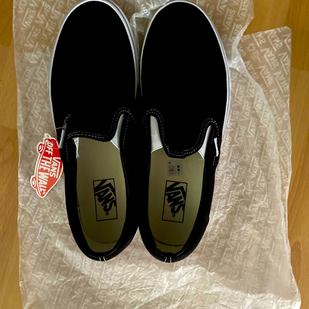 Mens Vans size 10 new with tag